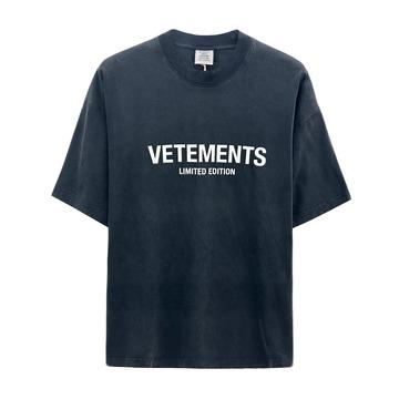 Vetements[당일출고] 23SS 베트멍 리미티드 로고 오버핏 반팔 티셔츠 UE63TR720X